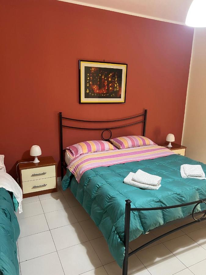 Bed and Breakfast The Artists à Acireale Extérieur photo