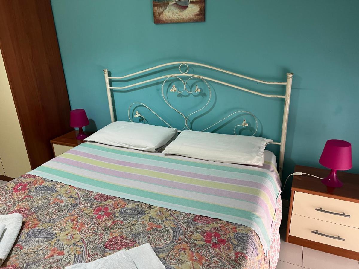 Bed and Breakfast The Artists à Acireale Extérieur photo