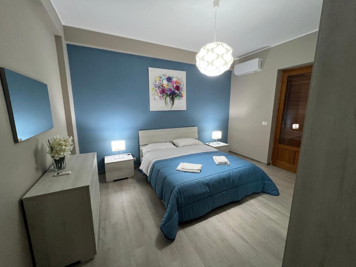 Bed and Breakfast The Artists à Acireale Extérieur photo
