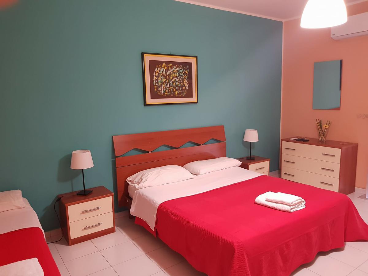 Bed and Breakfast The Artists à Acireale Extérieur photo