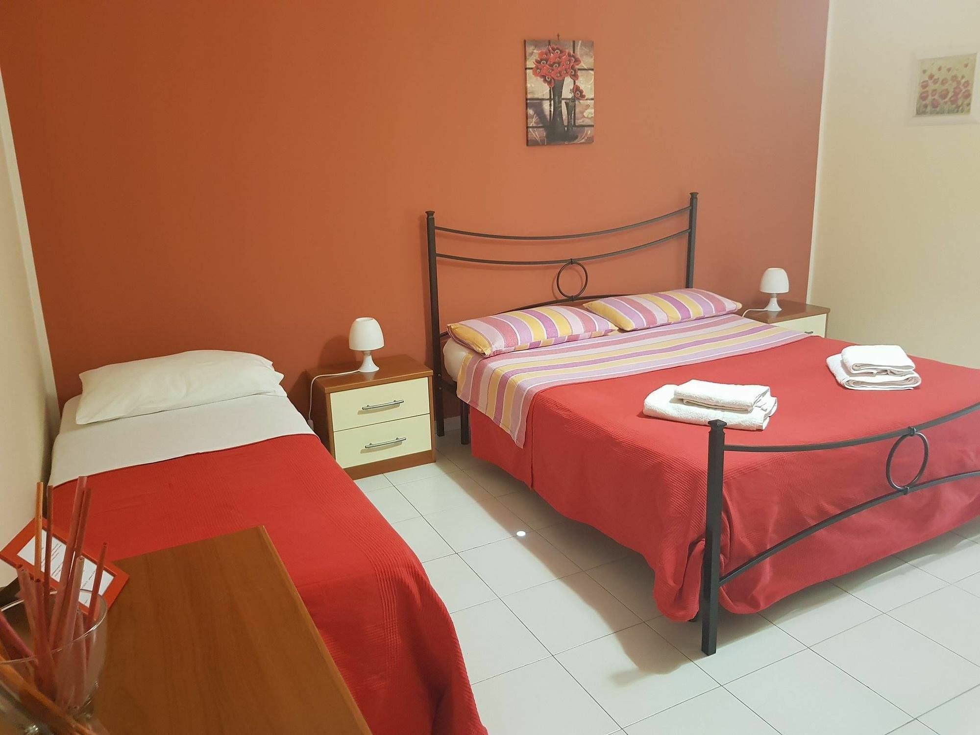 Bed and Breakfast The Artists à Acireale Extérieur photo